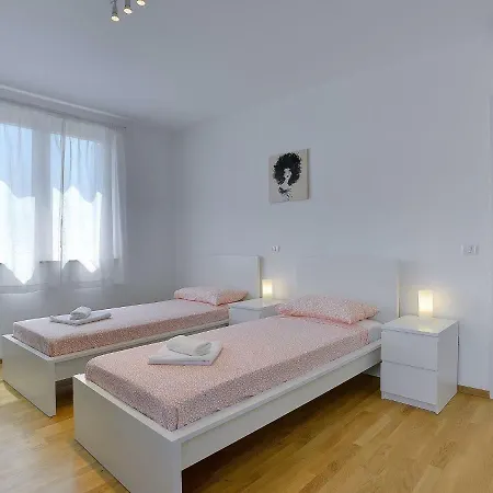 House Sebastiano Apartman *